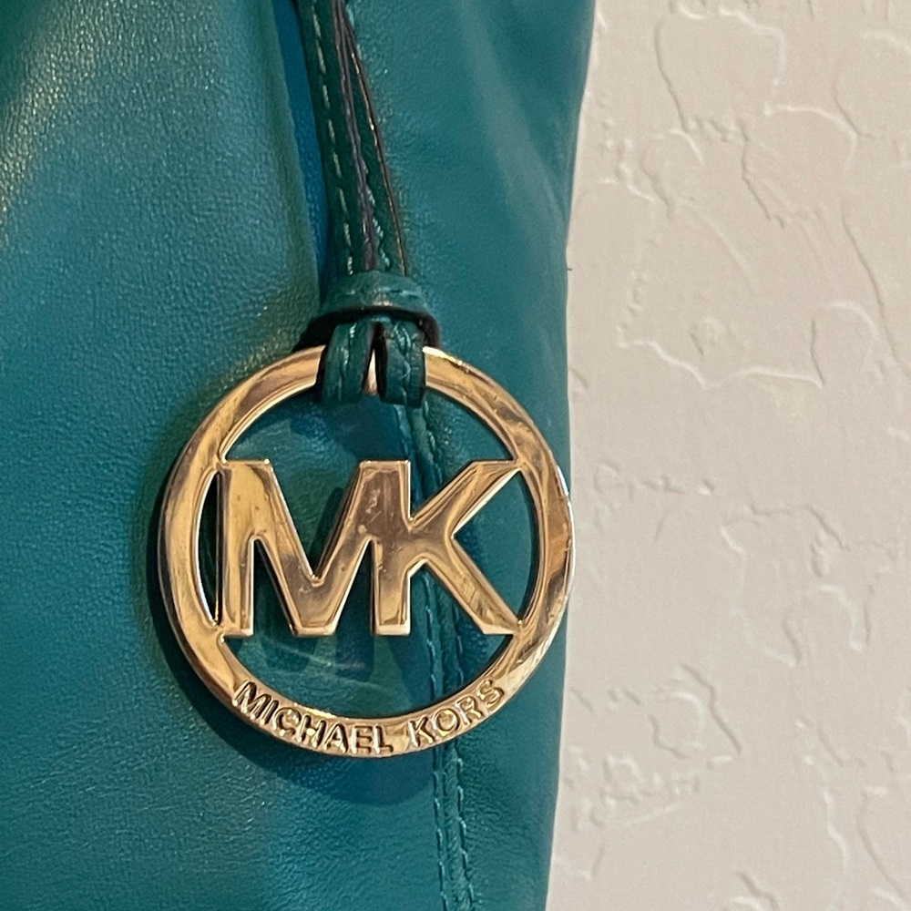 Michael Kors Teal Shoulder Bag with Gold Accents - Picture 3 of 9